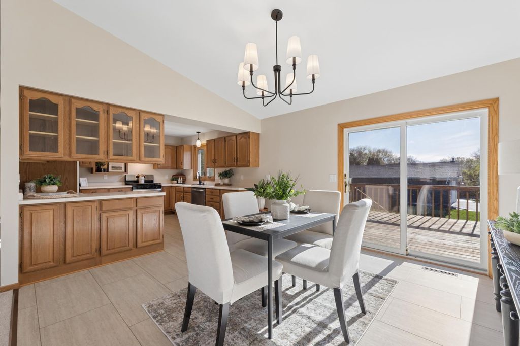 1193 Shawmut Street S, Shakopee, MN 55379 — photo 2