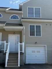 44 Taft Point 6, Waterbury, CT 06708