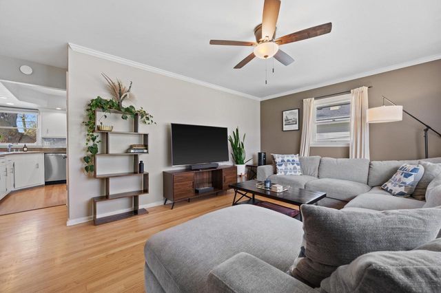 10810 Harvest LANE, Milwaukee, WI 53225