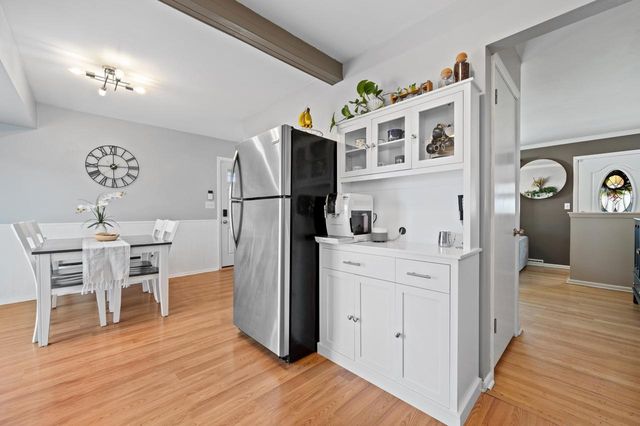 10810 Harvest LANE, Milwaukee, WI 53225