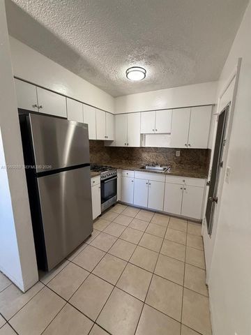 16851 NE 18th Ave 201, North Miami Beach, FL 33162