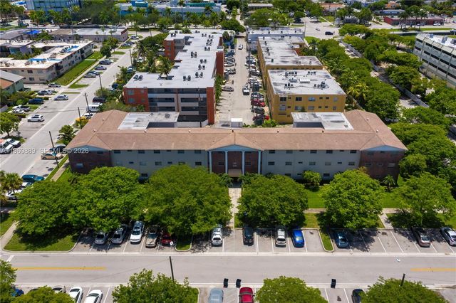 16851 NE 18th Ave 201, North Miami Beach, FL 33162