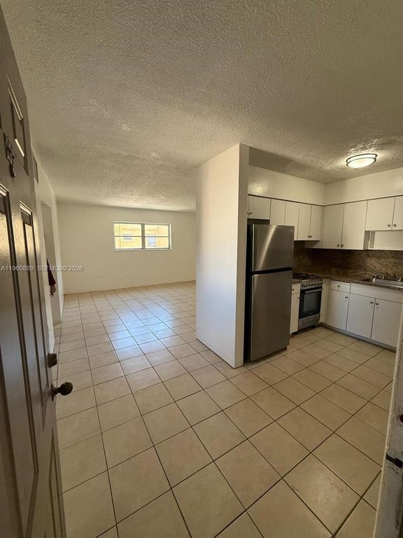 16851 NE 18th Ave 201, North Miami Beach, FL 33162