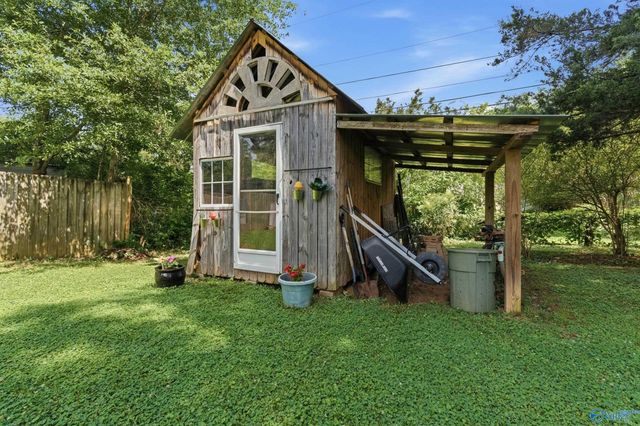 1923 Stevens Drive NE, Huntsville, AL 35801