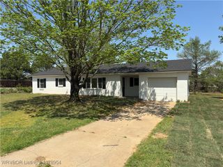 7205 Howard Hill Road, Fort Smith, AR 72916
