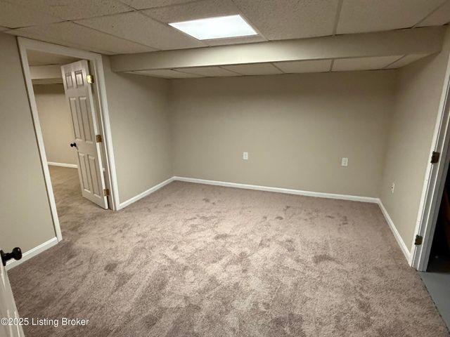 8318 Smithton Rd, Louisville, KY 40219