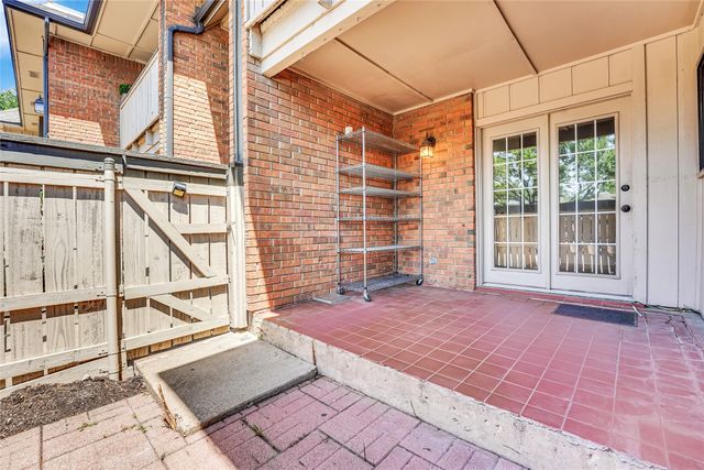 2802 Escada Drive 107, Farmers Branch, TX 75234