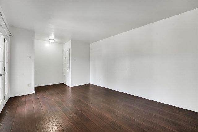 2802 Escada Drive 107, Farmers Branch, TX 75234