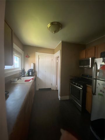 2320 SW 9th Street, Des Moines, IA 50315