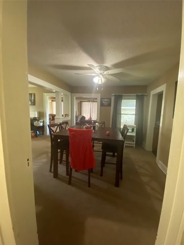 2320 SW 9th Street, Des Moines, IA 50315