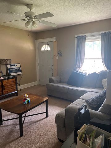 2320 SW 9th Street, Des Moines, IA 50315
