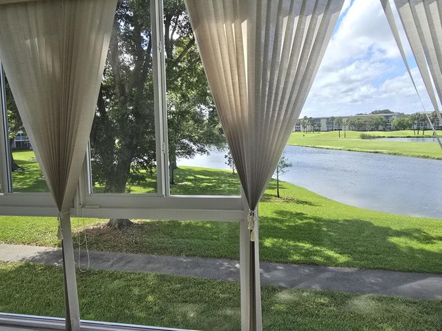 2903 Victoria Circle N2, Coconut Creek, FL 33066