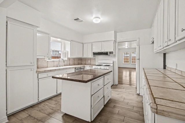 7812 Scanlock Street, Houston, TX 77012