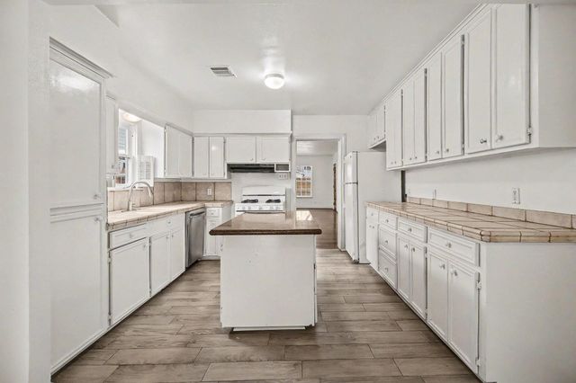 7812 Scanlock Street, Houston, TX 77012