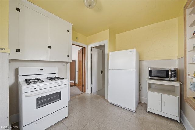 4069 Chester Avenue, Louisville, OH 44641