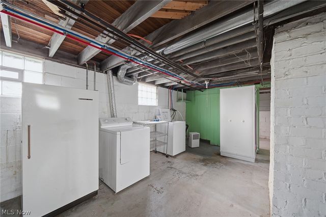 4069 Chester Avenue, Louisville, OH 44641