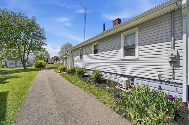 4069 Chester Avenue, Louisville, OH 44641