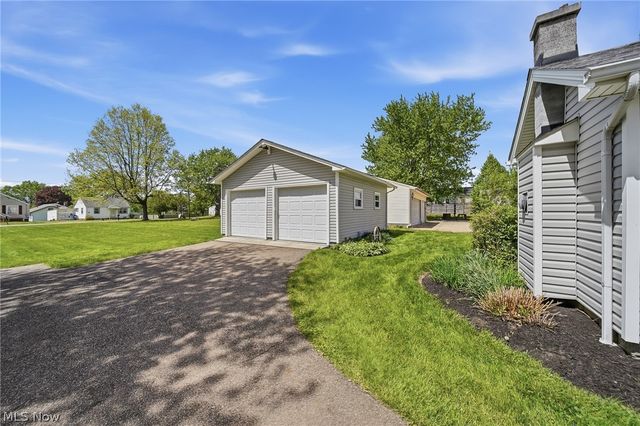 4069 Chester Avenue, Louisville, OH 44641