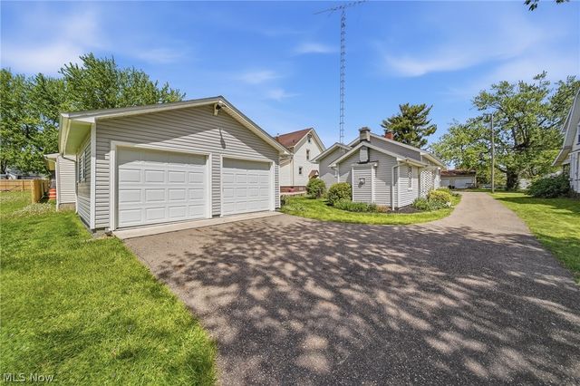 4069 Chester Avenue, Louisville, OH 44641