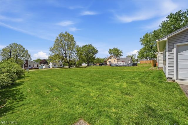 4069 Chester Avenue, Louisville, OH 44641