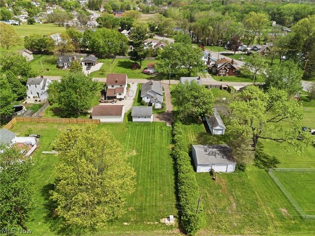 4069 Chester Avenue, Louisville, OH 44641