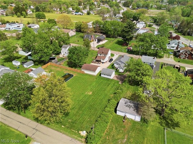 4069 Chester Avenue, Louisville, OH 44641