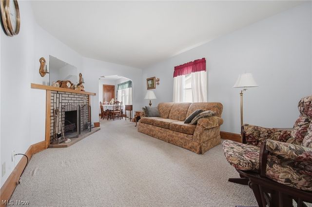 4069 Chester Avenue, Louisville, OH 44641