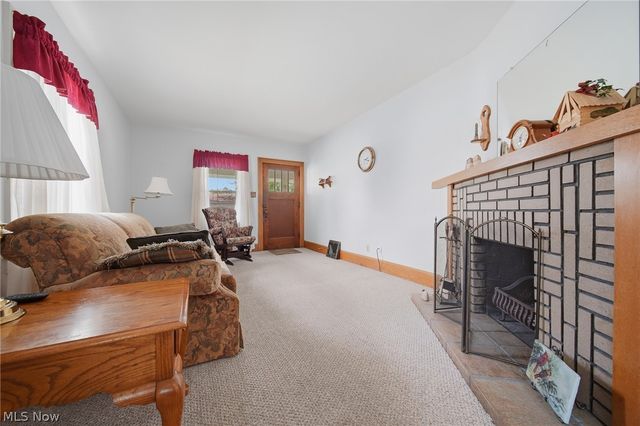 4069 Chester Avenue, Louisville, OH 44641