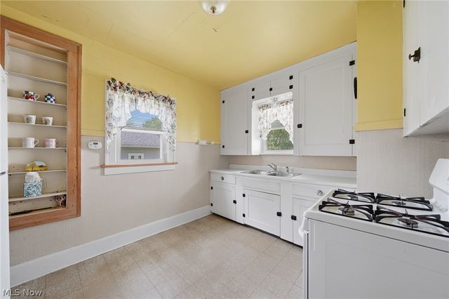 4069 Chester Avenue, Louisville, OH 44641