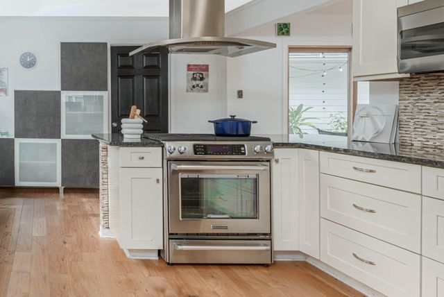 6518 Kury Lane, Houston, TX 77008