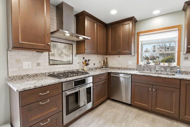 900 E Elm ROAD, Oak Creek, WI 53154