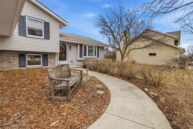 900 E Elm ROAD, Oak Creek, WI 53154