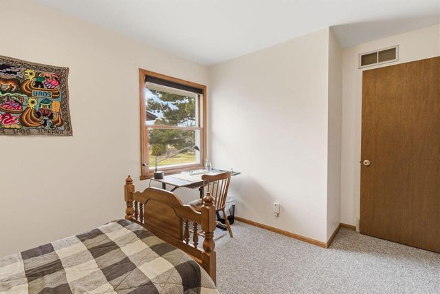 900 E Elm ROAD, Oak Creek, WI 53154