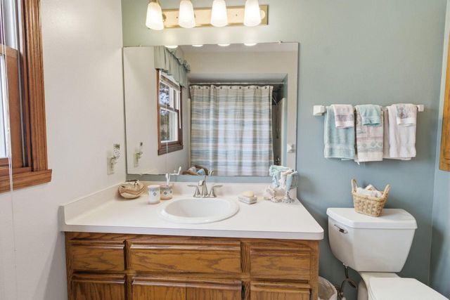 900 E Elm ROAD, Oak Creek, WI 53154