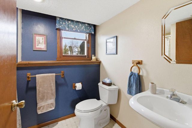 900 E Elm ROAD, Oak Creek, WI 53154