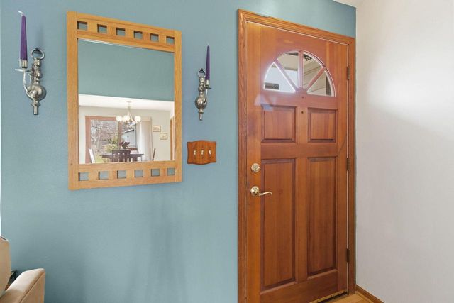 900 E Elm ROAD, Oak Creek, WI 53154