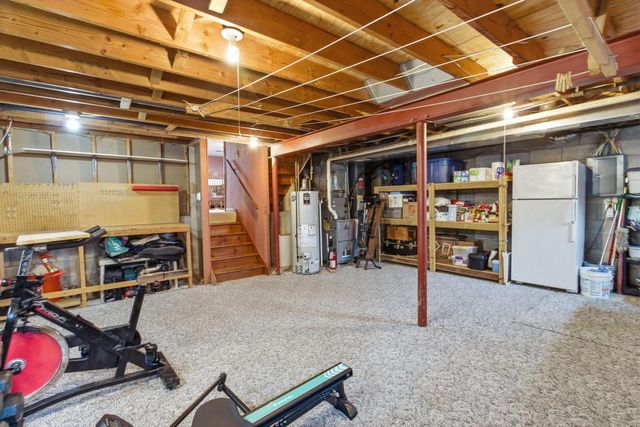 900 E Elm ROAD, Oak Creek, WI 53154