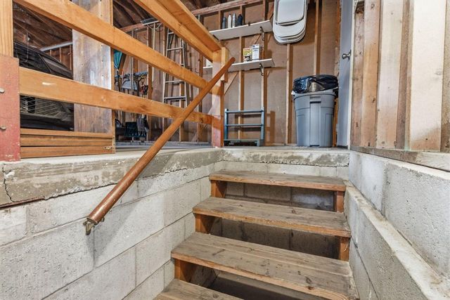 900 E Elm ROAD, Oak Creek, WI 53154