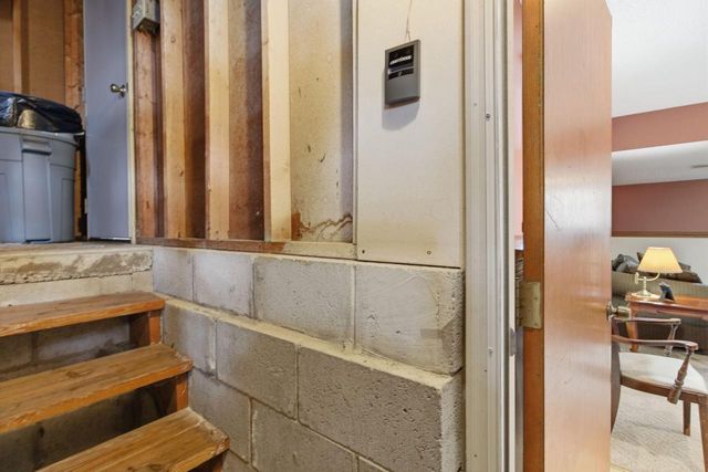 900 E Elm ROAD, Oak Creek, WI 53154