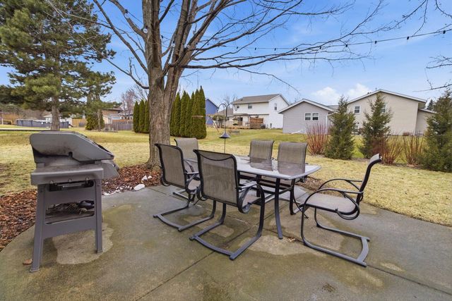 900 E Elm ROAD, Oak Creek, WI 53154