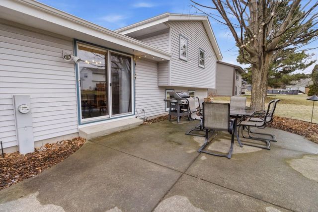 900 E Elm ROAD, Oak Creek, WI 53154