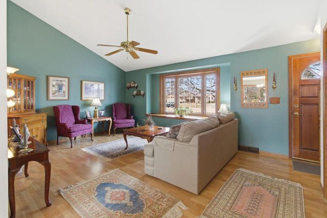 900 E Elm ROAD, Oak Creek, WI 53154