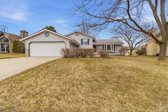 900 E Elm ROAD, Oak Creek, WI 53154