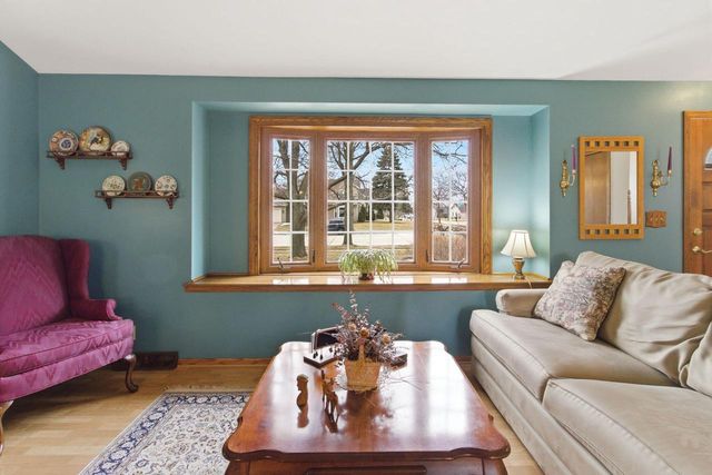 900 E Elm ROAD, Oak Creek, WI 53154