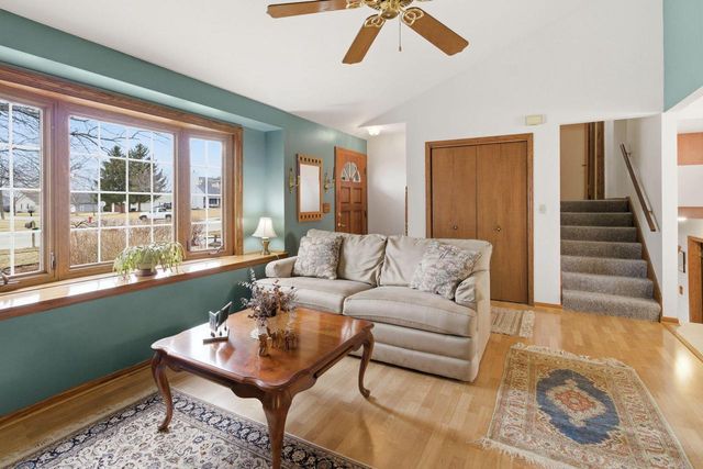 900 E Elm ROAD, Oak Creek, WI 53154