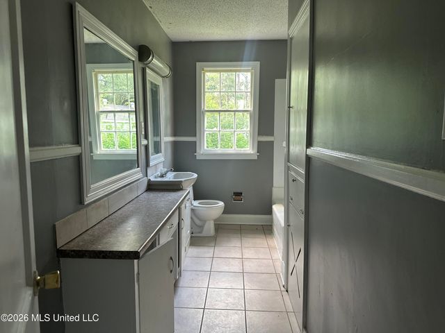 460 W Northside Drive, Jackson, MS 39206
