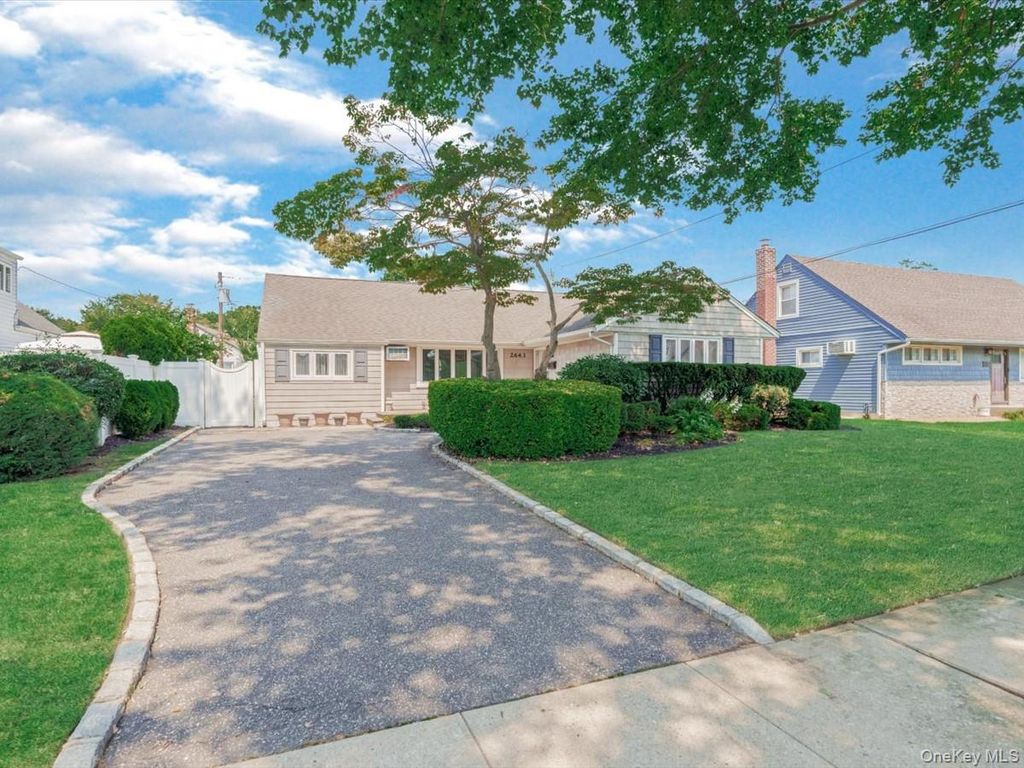 2643 Landman Lane, North Bellmore, NY 11710 — photo 2