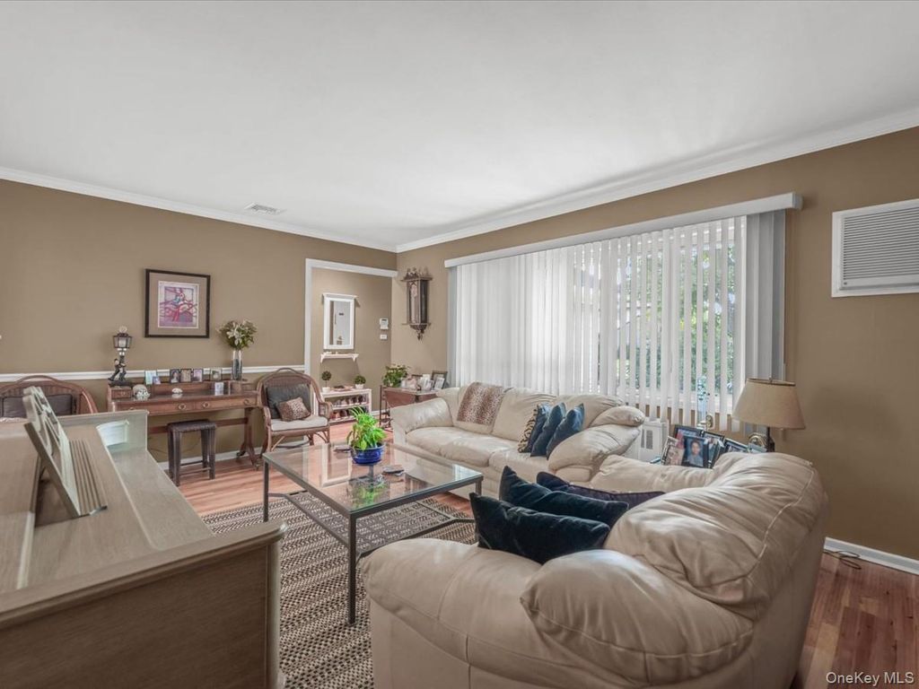 2643 Landman Lane, North Bellmore, NY 11710 — photo 4