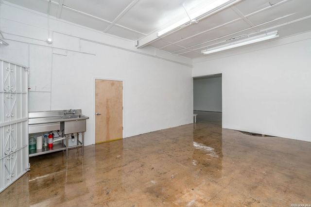 1020 Roosevelt, San Antonio, TX 78210