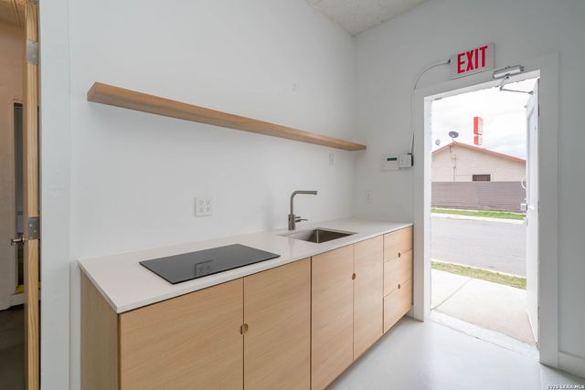 1020 Roosevelt, San Antonio, TX 78210